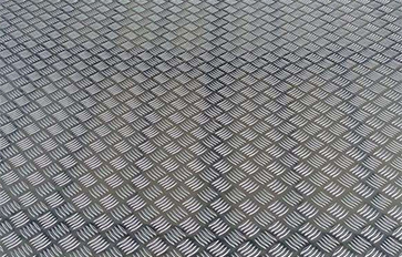 [花紋鋁板廠家]花紋鋁板的清理要注意哪些問(wèn)題